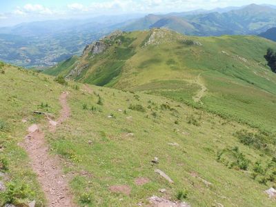 qui nous descend vers le col